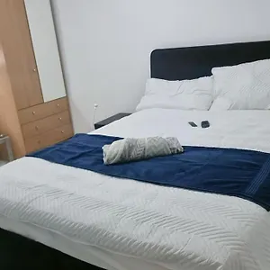 Apartment Entire-2 Bedroom With Driveway,1free Parking, Nottingham