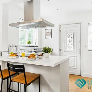 Apartment Trendy 4-Bedroom House - Near City Hospital, Sherwood, Qmc & Fast Access To Nottingham City Centre, Nottingham